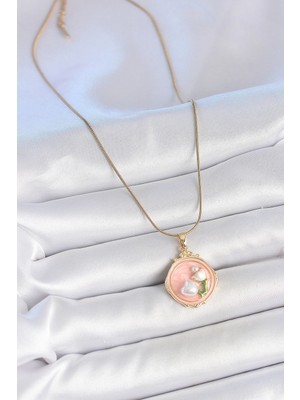 Alvo Store Buğz 316L Çelik Gold Renk Zincir Pembe Mineli Incili Çiçek Işlemeli Portre Model Kadın Kolye - Buğz