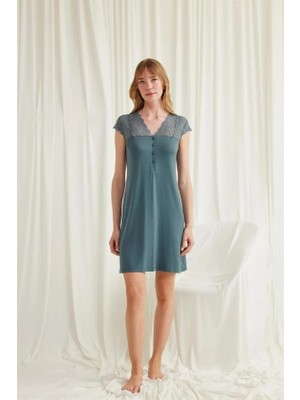 MOTTO10 Butik Kolu Omzu ve Yakası Dantelli Önü Düğmeli Gecelik