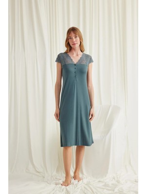 Zenvia  Kolu Omzu ve Yakası Dantelli Önü Düğmeli Gecelik