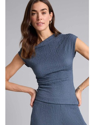 DeFacto Slim Fit Tek Omuzlu Kırışık Dokulu Tişört H0557AX26SM