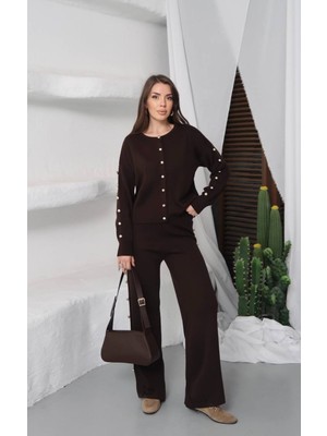 CHWAIN Taş Detaylı Kadın Triko Takım – Zarif ve Modern Şıklık