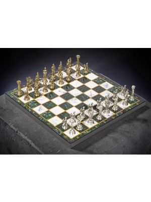 Elifeshop Lüks Metal Satranç Takımı Krom Kaplama Pegasus Atları & Zümrüt Yeşili Mermer Desenli Tahta 20 Cm.