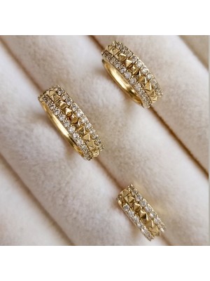 Lente Aksesuar Kadın Gold Zirkon Taşlı Piramit Dokulu Halka Küpe Kombini