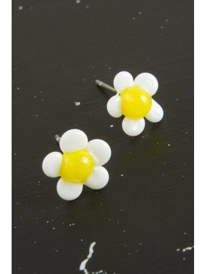 İsmiyle Al Papatya Cam Küpe