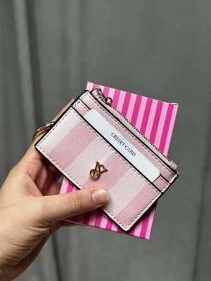 Nues Vs Anahtarlıklı Kartlık