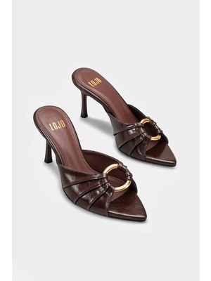 Lojo Kadın Sivri Burun Altın Toka Detaylı Topuklu Terlik Mias Kahve