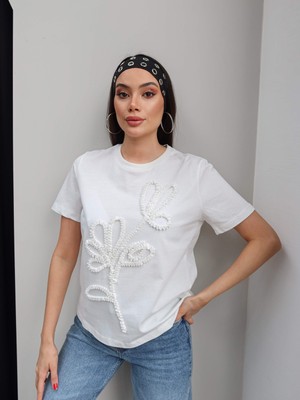 Esra Helvacı Çiçek Desen Tshirt