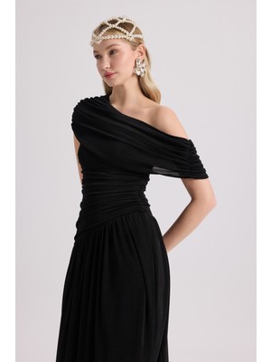 Mai Liraya Asimetrik Siyah Uzun Elbise