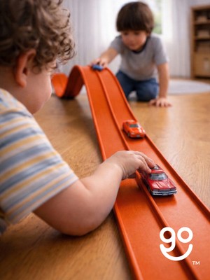 Go Toys Go Track Esnek Yarış-Aksiyon Pisti 4.5 mt - 1:64 Ölçek (Görseldeki Arabalar Temsilidir) Flex Track Turuncu