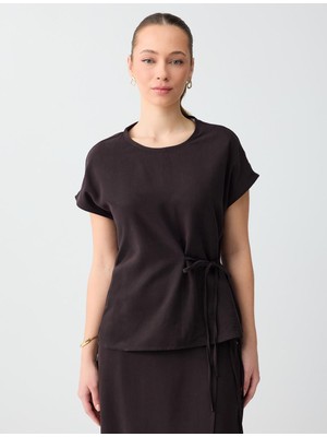 Jimmy Key Acı Kahve Yuvarlak Yaka Kolsuz Bağcık Detaylı Dokuma Bluz