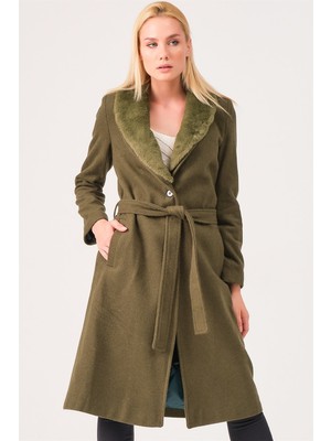 Dewberry Haki Kadın Palto Uzun Kol Düz Desenli Orta Kalınlık Dokuma Malzeme ile Şık Tasarım