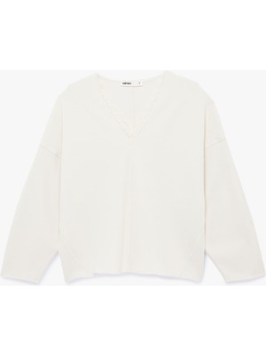 Koton Uzun Kollu Dantel Detaylı V Yaka Sweatshirt