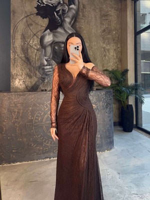 Adriya Önü Dekolteli Işlemeli Özel Tasarım Premium Kalite Dantel Yırtmaçlı Uzun  Abiye  Kahve