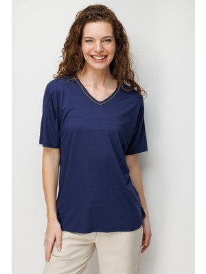 Desen Triko Kadın V Yaka Yaka Kenarı Zincirli Penye T-Shirt Lacivert