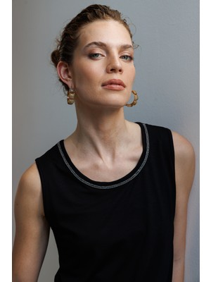 Desen Triko Kadın Sıfır Yaka Yaka Kenarı Zincirli Askılı Penye T-Shirt Siyah