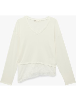 Koton Modal Karışımlı Dantel Detaylı V Yaka Uzun Kollu Asimetrik Tişört