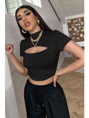 Hobilinka Kadın Siyah Göğüs Dekolteli Yarım Kollu Cut Out Crop Top Bluz