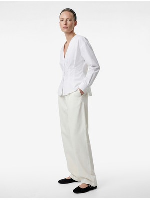 Koton Slim Fit Pamuklu Düğmeli Uzun Kollu V Yaka Pileli Peplum Gömlek