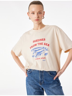 Koton Pamuklu Kısa Kollu Bisiklet Yaka Grafik Sardalya Baskılı Oversize Tişört