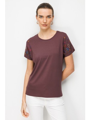 Desen Triko Kadın Sıfır Yaka Nakış Işlemeli Düşük Kollu Penye T-Shirt Kahve