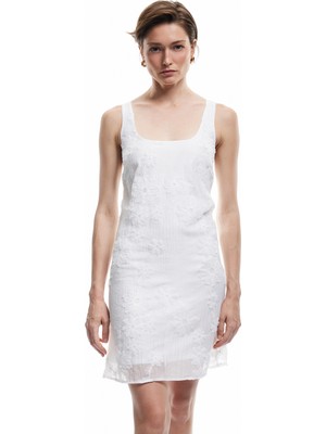 Koton Kolsuz Yuvarlak Yaka Askılı Çiçekli Mini Elbise