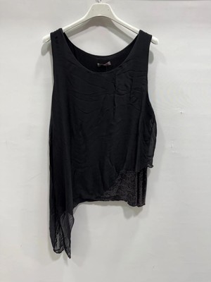 Della Moor Siyah Italyan Asimetrik Kesim Etek Ucu Pul Payetli Sıfır Kol Astarlı Ipek Bluz