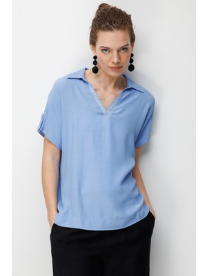 Desen Triko Kadın Yakası Nakışlı Düşük Kollu Penye Bluz Mavi