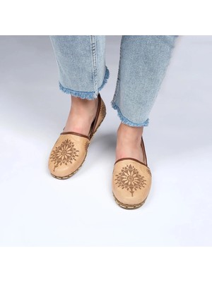 Lazerli Avare Kadın Yemeni