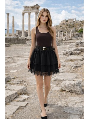 Win Moda Kadın Dantel Güpürlü Kat Kat Mini Etek – Kemerli Ithal Krep Kumaş Fermuarlı Şık Günlük Etek