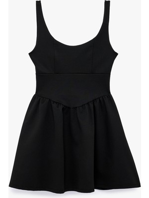 Koton Kolsuz U Yaka Rahat Kalıp Mini Kloş Elbise