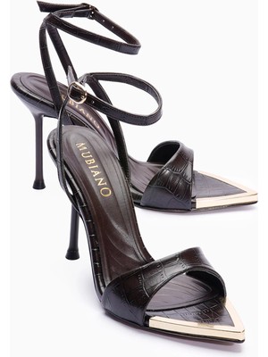 Mubiano Kadın Stiletto Sivri Burun Kroko Desenli Metal Burun Detaylı Baretli Topuklu Ayakkabı Amora Kahverengi