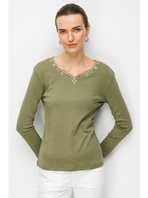 Desen Triko Kadın Sıfır Yaka Yakası ve Kolu Işlemeli Pamuklu Penye Bluz Haki