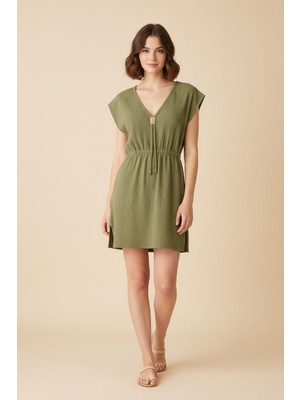 Hobilinka Kadın Haki Yanları Yırtmaçlı Tokalı V Yaka Mini Plaj Elbisesi