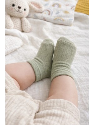 3’lü Premium Bebek Çorabı – Kutulu, Yumuşak & Nefes Alabilir