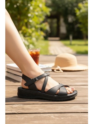 Enoch Tam Ortopedik Asimetrik Çapraz Bantlı Anne Sandaleti