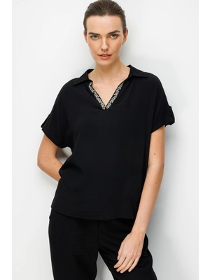 Desen Triko Kadın Yakası Nakışlı Düşük Kollu Penye Bluz Siyah