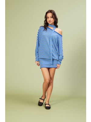 Nisan Triko Çizgili Kayık Yaka Atkı Detaylı Triko Elbise