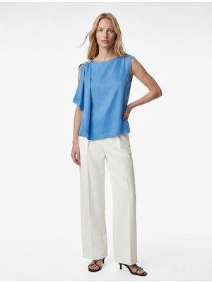 Koton Rahat Kalıp Metal Aksesuarlı Dökümlü Kayık Yaka Kolsuz Viskon Bluz