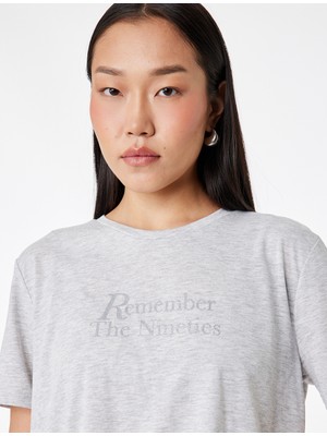 Koton Regular Fit Kısa Kollu Bisiklet Yaka Simli Baskılı Tişört