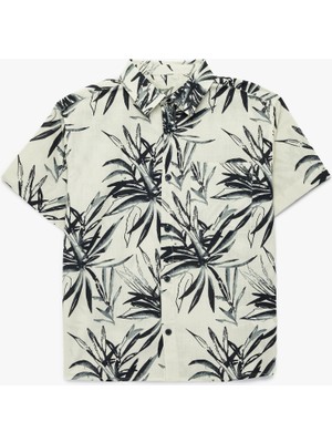 Koton Desenli Klasik Yaka Pamuklu Tek Cepli Kısa Kollu Gömlek