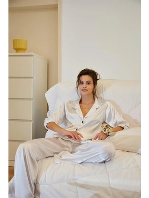 Hobilinka Kadın Beyaz Oversize Saten Pijama Takımı – Rahat Kesim Şık Ev Giyim Seti