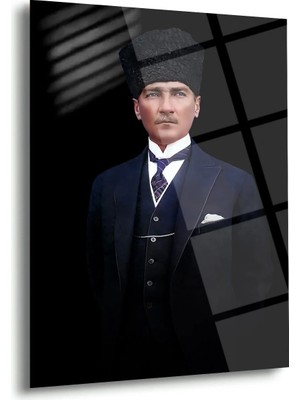 Shiny Art Atatürk Şapkalı ve Takım Elbiseli Portre Cam Tablo – ATA183