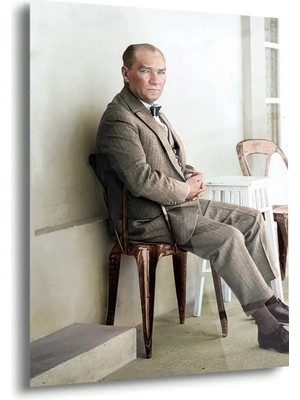 Shiny Art Atatürk Sandalyede Düşünceli An Cam Tablo – ATA158