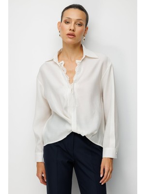 Ekol Kadın Dantel Detaylı Büzgülü Bluz 2830 Ekru