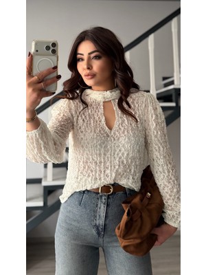 Elisin Beyaz Bağlama Detaylı Dantel Bluz