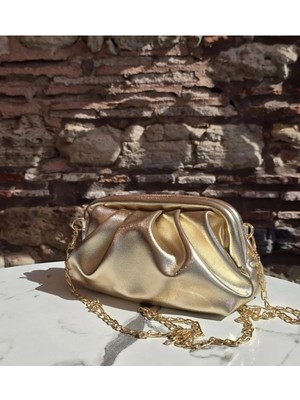 Amara Deri Burs Kapamalı Zincir Askılı El & Omuz Çanta