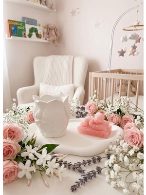 Doğal El Yapımı Dekoratif Lotus Obje ve Bebek Figürlü Mum Hediye Seti