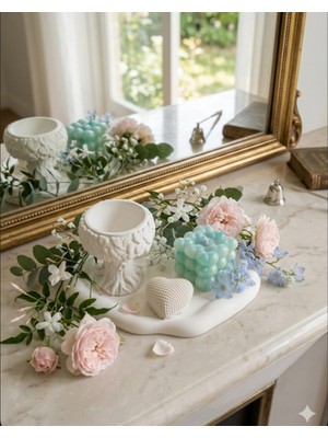 Doğal 3’lü Dekoratif Set: Turkuaz Bubble Mum, Kalp Obje ve Ağaç Figürlü Kadeh Mumluk