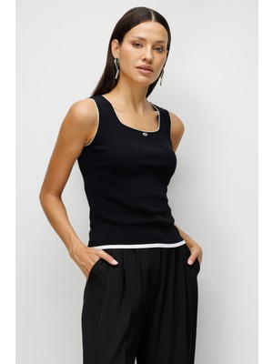 On Kadın Şerit Detaylı Kolsuz Basic Bluz 70334 Siyah