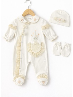 Kardeşler Bebe Dantelli Çiçek Nakışlı Kız Bebek Tulum Bere Eldiven Seti